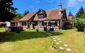 La Demeure Du Cerf Gite Chic 6P En Sologne Avec Jacuzzi Piscine Estivale Chauffee Pres De Lamotte Parc Ffe Center Parcs Haut Des Bruyeres Et Zoo De Beauval